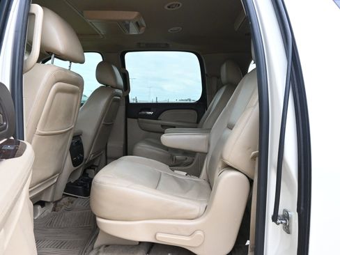 Used 2013 GMC Yukon XL Denali RWD image 18