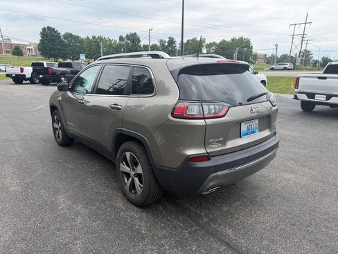 Used 2019 Jeep Cherokee Limited AWD/4WD image 4