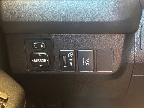 Used 2018 Toyota RAV4 LE w/ All Weather Liner Package FWD image 28