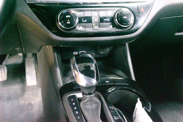 Used 2024 Buick Envista Sport Touring w/ Convenience II Package FWD image 20