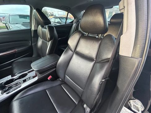 Used 2016 Acura TLX FWD image 9