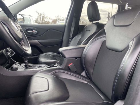 Used 2019 Jeep Cherokee Latitude Plus image 15