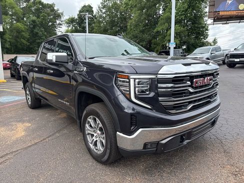 Used 2024 GMC Sierra 1500 SLT AWD/4WD image 4
