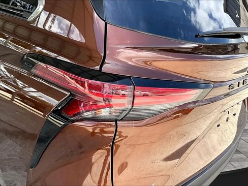 Used 2021 Toyota Sienna LE FWD image 20