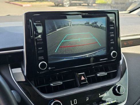 Used 2022 Toyota Corolla LE w/ Premium Interior Package FWD image 35