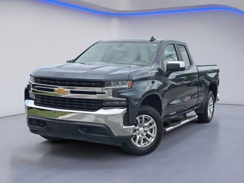 Used 2020 Chevrolet Silverado 1500 LT AWD/4WD image 2