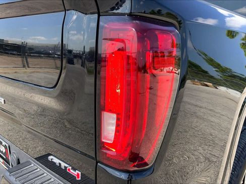 Used 2024 GMC Sierra 1500 AT4 w/ Technology Package AWD/4WD image 30