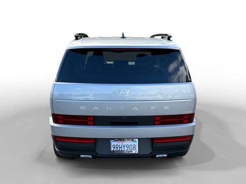 Used 2025 Hyundai Santa Fe SEL FWD image 4