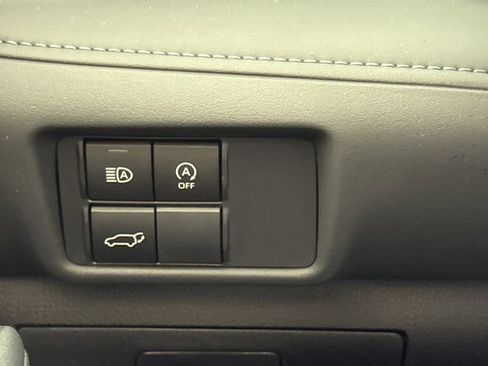 Used 2023 Toyota Highlander LE AWD/4WD image 36