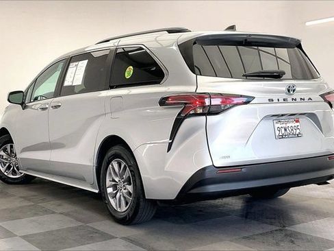 Used 2022 Toyota Sienna LE AWD/4WD image 10