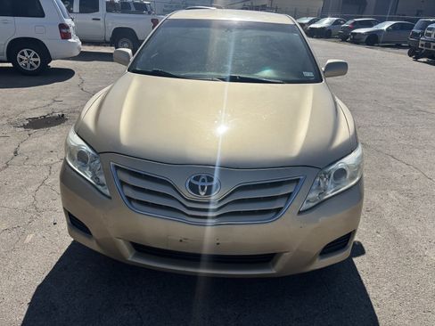 Used 2011 Toyota Camry LE w/ LE Extra-Value Pkg FWD image 2