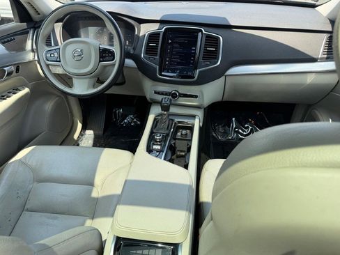 Used 2018 Volvo XC90 T5 Momentum FWD image 12
