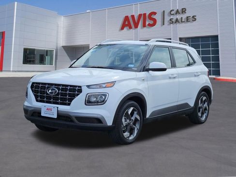 Used 2025 Hyundai Venue SEL FWD image 1