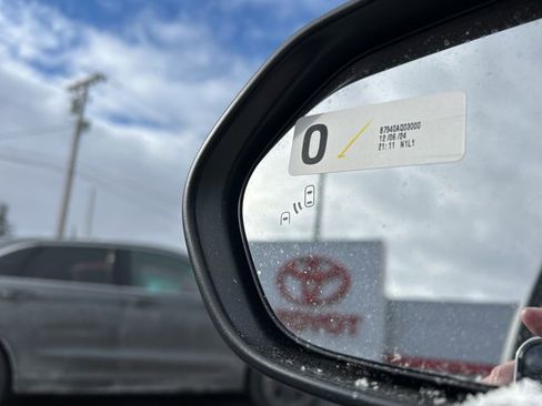 New 2025 Toyota Camry SE w/ Convenience Package image 18