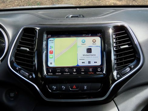 Used 2021 Jeep Cherokee Limited w/ Elite Package FWD image 28