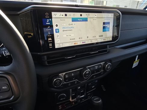 New 2026 Jeep Gladiator Mojave image 15