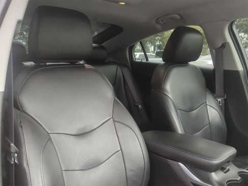 Used 2017 Chevrolet Volt Premier w/ Driver Confidence II Package image 7