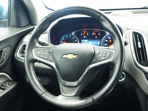 Used 2022 Chevrolet Equinox LT w/ Driver Convenience Package image 25