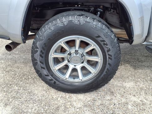 Used 2019 Toyota Tacoma SR5 RWD image 26