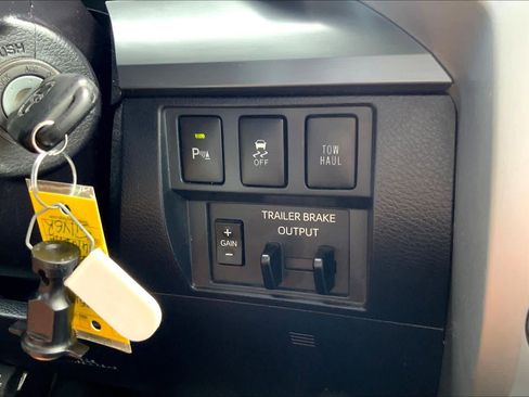 Used 2019 Toyota Tundra Platinum image 33