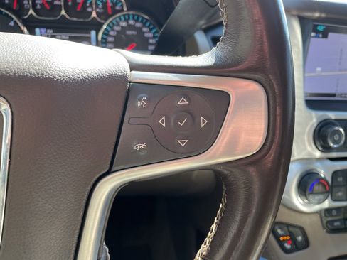 Used 2018 GMC Yukon XL SLT w/ Open Road Package AWD/4WD image 31