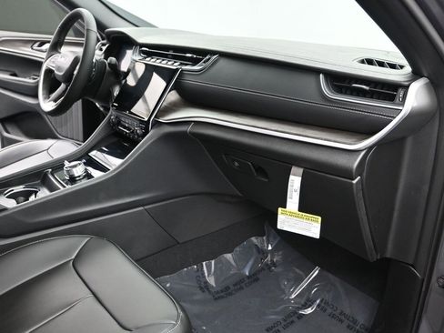 New 2025 Jeep Grand Cherokee L Limited image 33