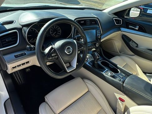 Used 2016 Nissan Maxima 3.5 SV w/ Interior Lighting Package image 21