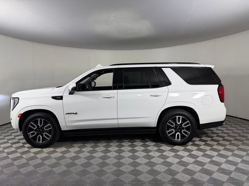 Used 2024 GMC Yukon AT4 w/ AT4 Premium Plus Package AWD/4WD image 10