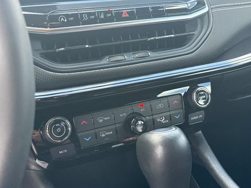 Used 2023 Jeep Compass Latitude w/ Sun and Sound Group AWD/4WD image 19