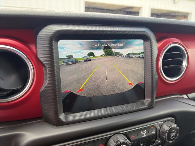 Used 2023 Jeep Gladiator Rubicon w/ Cold Weather Group AWD/4WD image 19