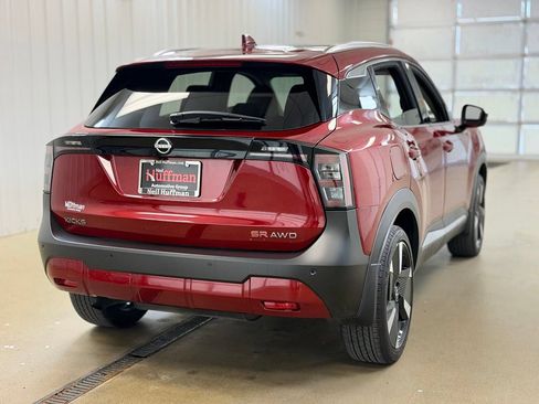 Used 2025 Nissan Kicks SR AWD/4WD image 5