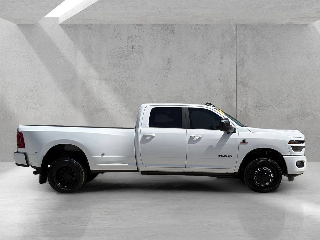 Used 2026 RAM 3500 Laramie AWD/4WD image 4