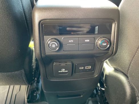 Used 2023 GMC Acadia SLE w/ Driver Convenience Package image 22