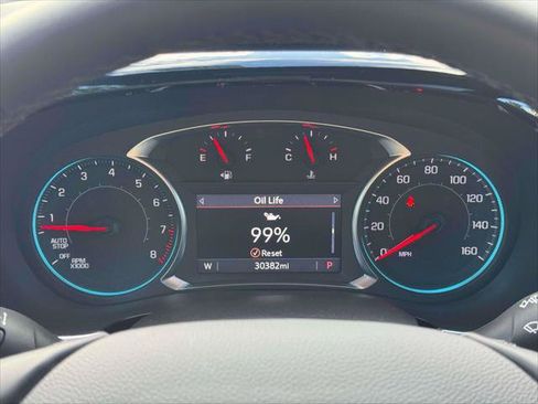 Used 2023 Chevrolet Traverse RS AWD/4WD image 28