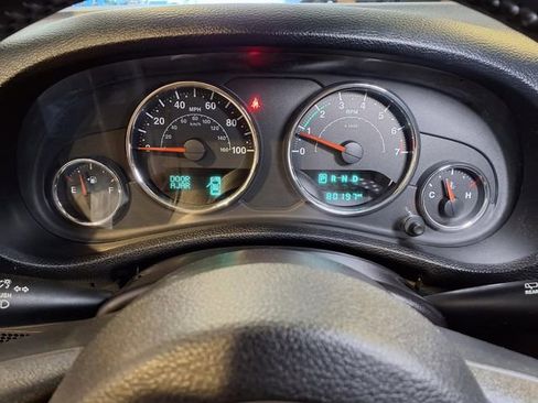 Used 2015 Jeep Wrangler Sport w/ Connectivity Group image 12