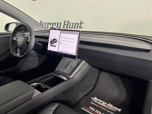Used 2024 Tesla Model 3 Standard Range RWD image 29