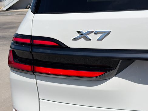 New 2027 BMW X7 xDrive40i w/ Executive Package AWD/4WD image 10