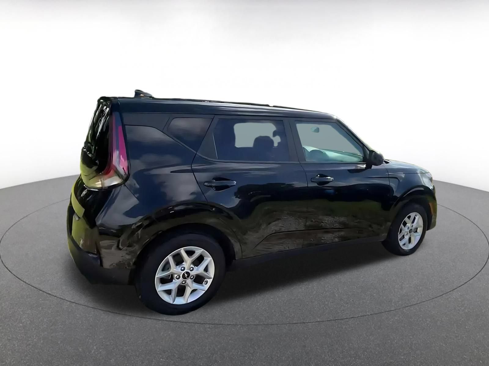 Used 2025 Kia Soul LX w/ LX Technology Package FWD image 14