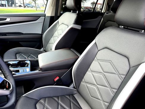 New 2026 Volkswagen Atlas Peak Edition AWD/4WD image 11