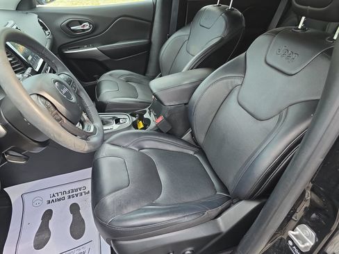 Used 2022 Jeep Cherokee Limited AWD/4WD image 12