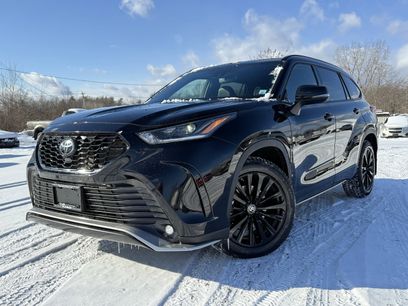 Used 2023 Toyota Highlander XSE