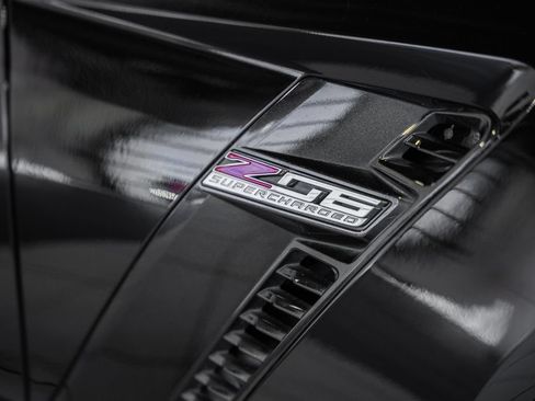 Used 2017 Chevrolet Corvette Z06 RWD image 12