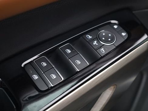 Used 2025 Nissan Pathfinder Platinum w/ Cargo Package FWD image 14