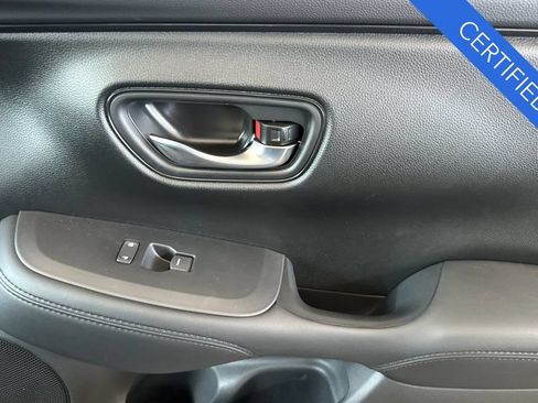 Certified 2027 Honda HR-V LX image 19