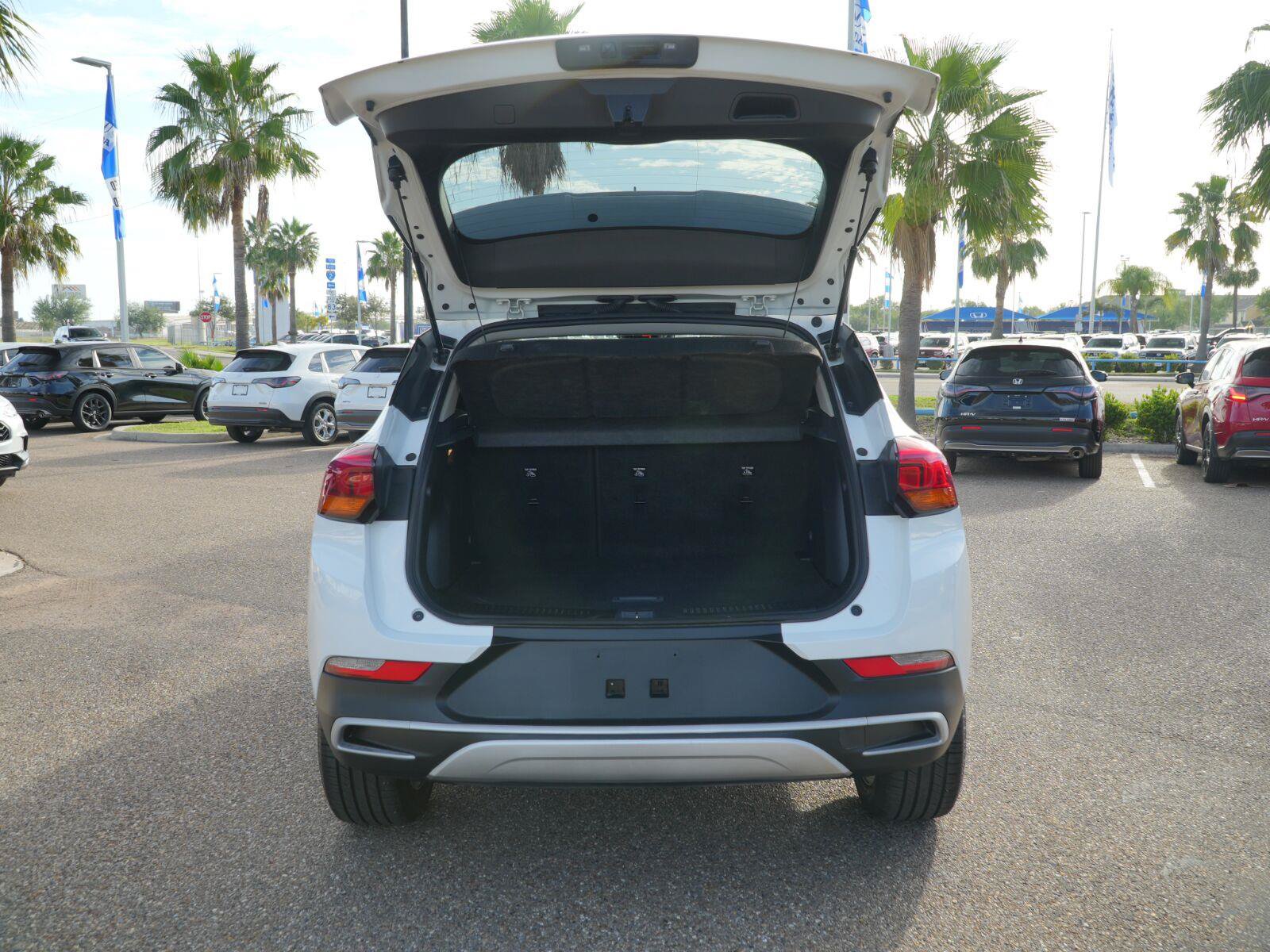 Used 2023 Buick Encore GX Preferred w/ Cold Weather Comfort Package FWD image 11