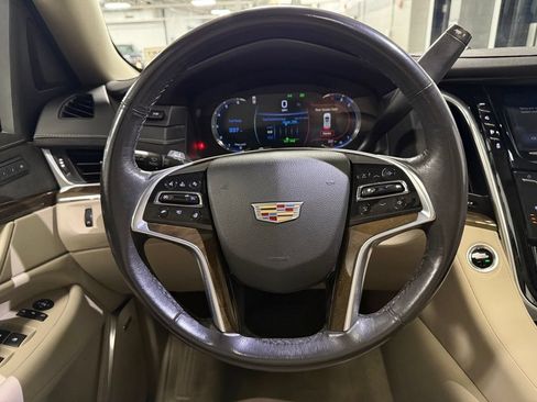 Used 2020 Cadillac Escalade Luxury AWD/4WD image 12