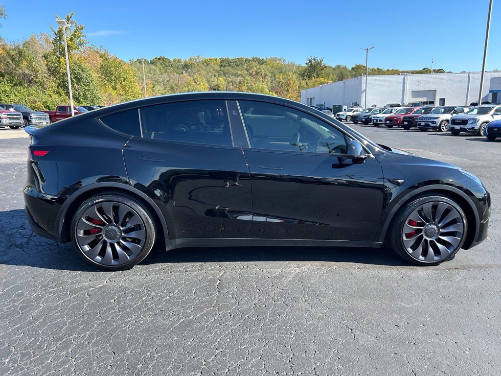 Used 2025 Tesla Model Y Performance AWD/4WD image 4
