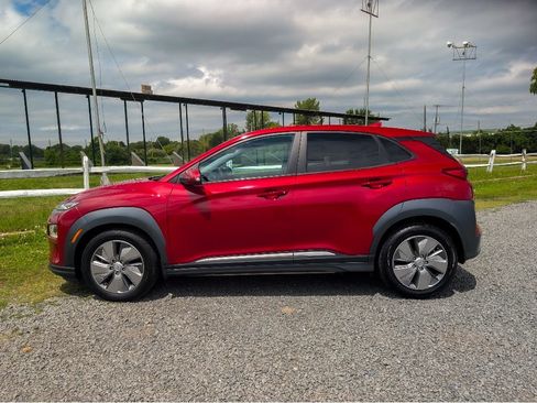 Used 2021 Hyundai Kona Limited FWD image 9