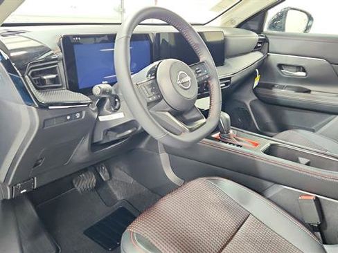 New 2025 Nissan Kicks SR image 11