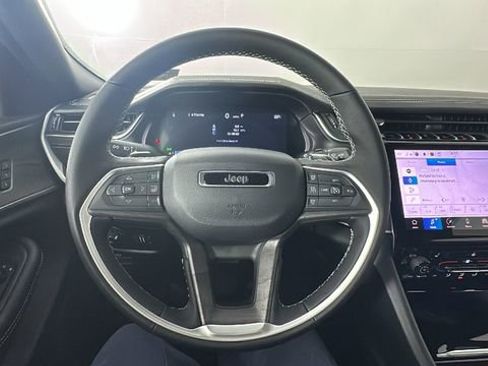 New 2025 Jeep Grand Cherokee Limited w/ Black Appearance Package image 31